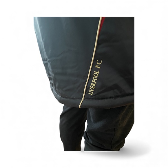 New With Tags Liverpool FC Official Licensed Padded Bench Coat Black/Red Size L - Picture 7 of 12